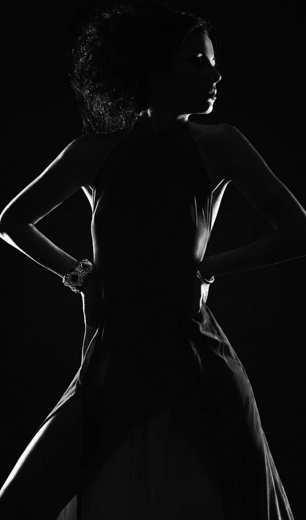 Woman in dress — Reflects